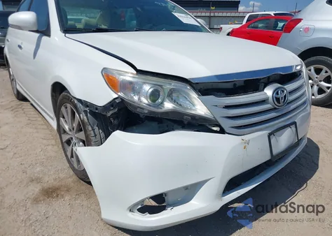 2011 Toyota Avalon Limited z USA, uszkodzony, nr VIN 4T1BK3DBXBU396963